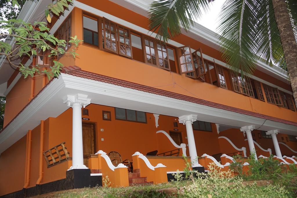 Soma Birds Lagoon Hotel Kotamangalam Buitenkant foto