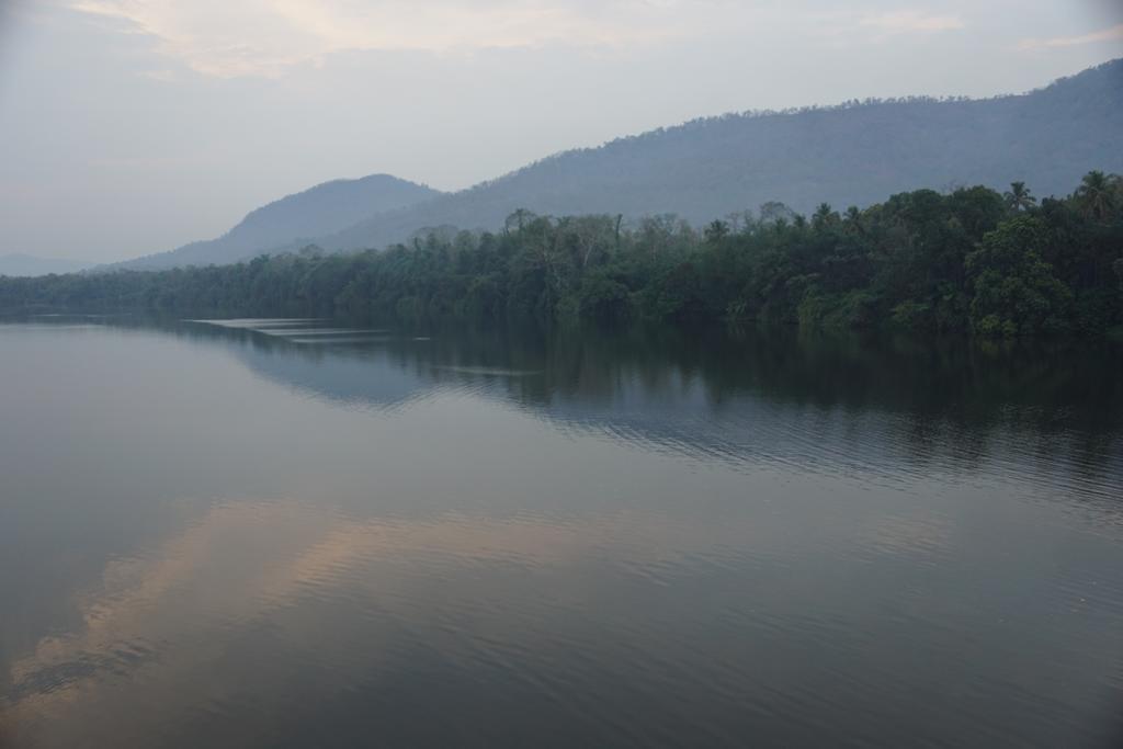Soma Birds Lagoon Hotel Kotamangalam Buitenkant foto