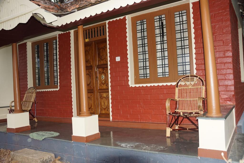 Soma Birds Lagoon Hotel Kotamangalam Buitenkant foto